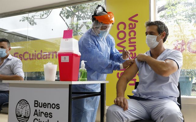 Desde hoy los mayores de 45 años no inoculados tendrán acceso a la vacuna libre en la provincia de Buenos Aires.