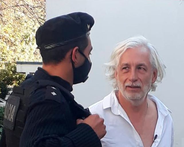 El médico Mariano Arriaga durante la audiencia virtual en la que terminó imputado y luego quedó libre.