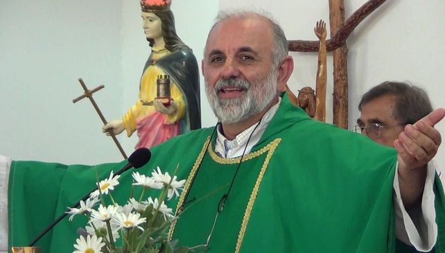 El sacerdote Jorge Aloi cumplió 18 años de trabajo en el barrio La Florida.