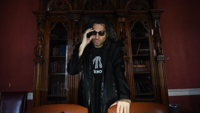 Aloras presentará su disco “Aloras al piano” donde interpreta canciones propias y clásicos de rock nacional.