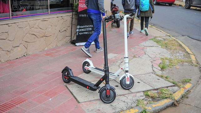 Monopatines eléctricos ya circulan por las calles de Paraná