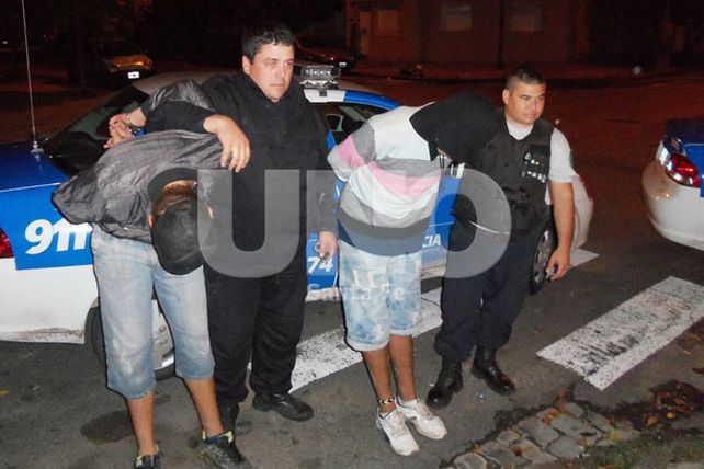 Detuvieron a tres jovencitos armados en barrio Mariano Comas