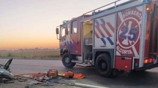 Cuatro mujeres y un hombre murieron tras chocar de frente en la ruta 90