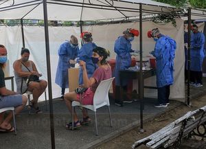 Covid: esta martes reportaron 77 muertes y 4.690 contagios