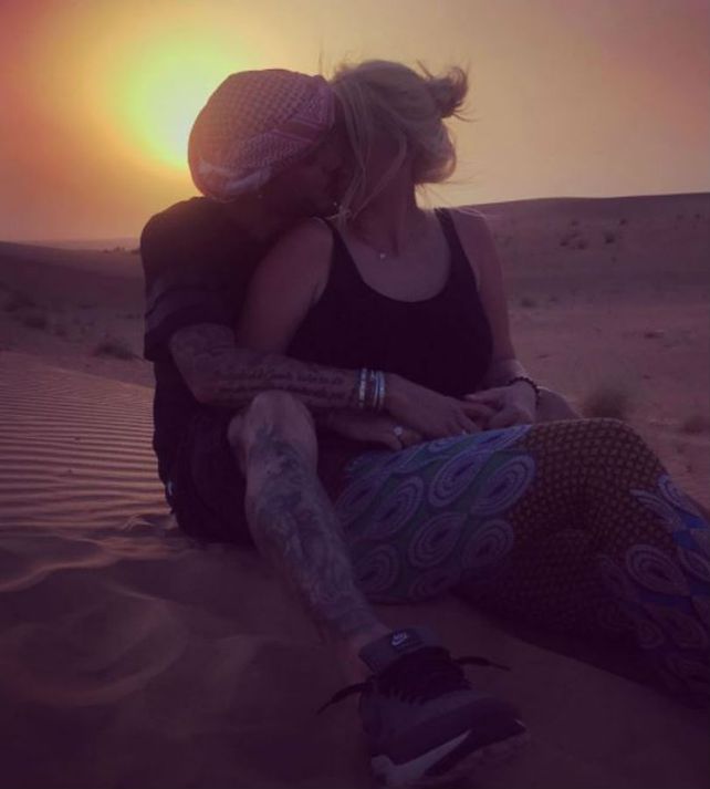 Las románticas postales de Wanda y Mauro Icardi que pasaron la noche en el desierto
