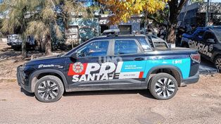 Homicidio en Bº Centenario: asesinaron a un hombre a balazos mientras manejaba su auto y viajaba con un amigo