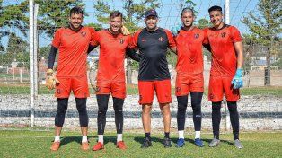 Damián González, al medio, se va a Cerro Porteño.
