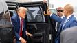 El ex presidente llega al aeropuerto de Washington el jueves tras comparecer ante la jueza Moxila. Upadhyaya..