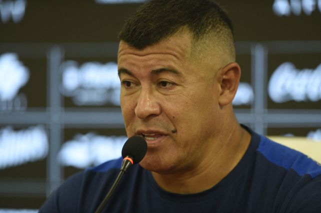 Con el triunfo en el clásico, Almirón fortaleció su imagen de cara a los hinchas.