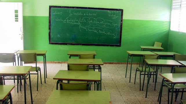 Reconquista: denunciaron que un maestro tomaba alcohol en clases