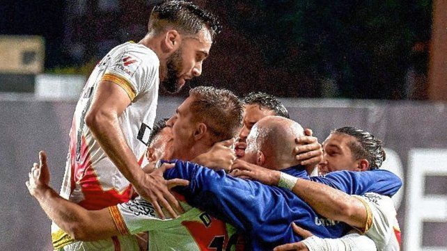 Rayo Vallecano arrancó con el pie derecho una nueva jornada en España al superar a Alavés.