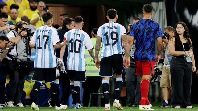Nos vamos, la decisión de Messi tras la represión policial