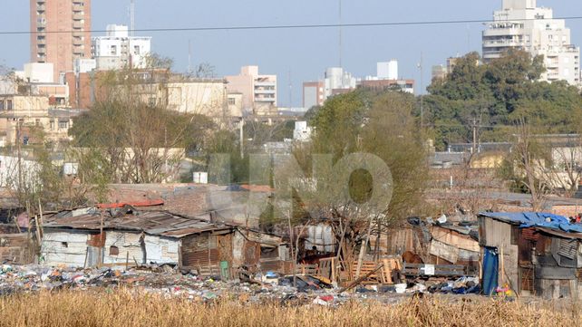 En Santa Fe tenemos más de 50 mil personas que se alimentan en comedores comunitarios En Santa Fe tenemos más de 50 mil personas que se alimentan en comedores comunitarios