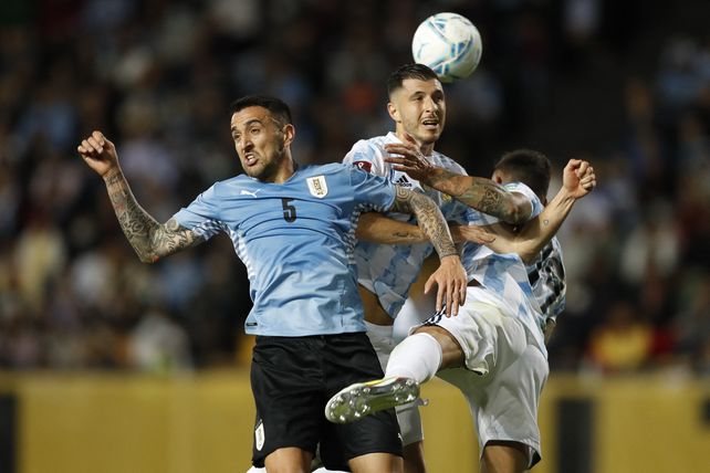 La prensa uruguaya destacó una mejoría de la Celeste ante Argentina