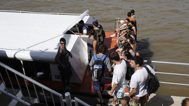 El Puerto de Rosario planea tener un ferry que transporte pasajeros hasta Uruguay