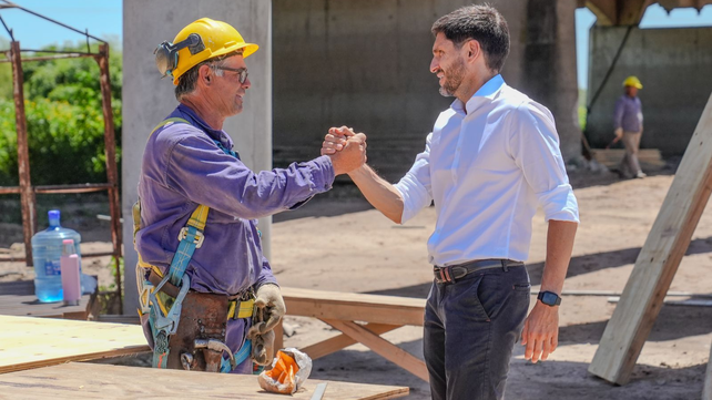 Pullaro se despega de la Nación y muestra números en verde en la construcción