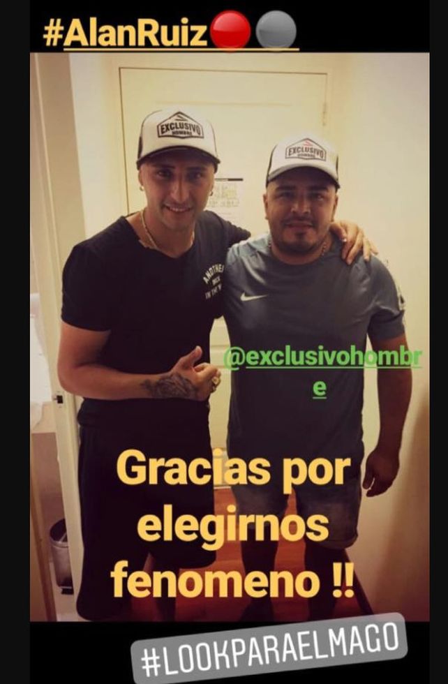 Alan Ruiz apareció con nuevo look