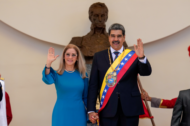 Nicolás Maduro junto a su esposa, Cilia Flores, tras asumir un nuevo mandato al frente de Venezuela.