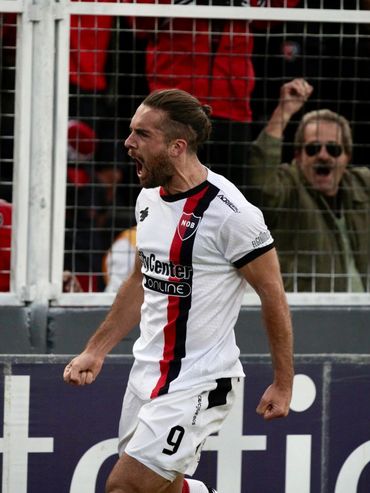 La Fifa levantó la inhibición a Newells por la deuda que tenía con un delantero uruguayo