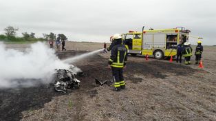 Se estrelló un avión en un campo y murieron sus dos ocupantes