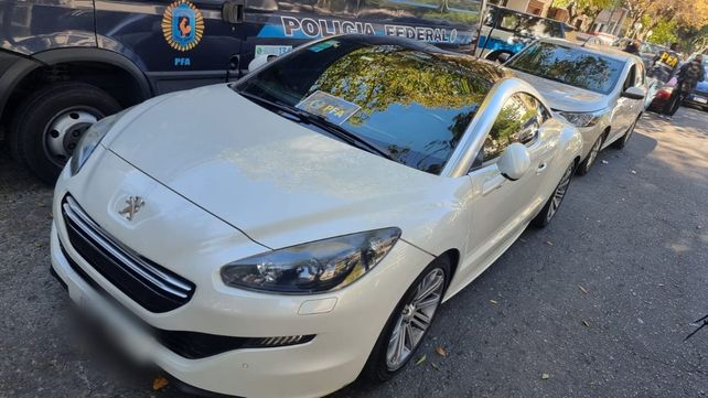 Detienen a once personas e incautan drogas, armas y dinero en allanamientos por narcotráfico