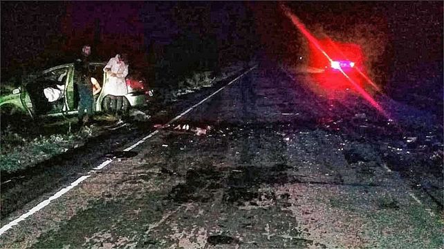 El choque frontal sucedió esta madrugada cerca de Federal. Como consecuencia del mismo murieron dos personas