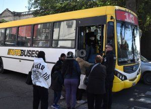 UTA y FATAP cerraron la paritaria para el transporte del interior: suba del 10,5% y suma fija de $60 mil para los choferes de colectivos