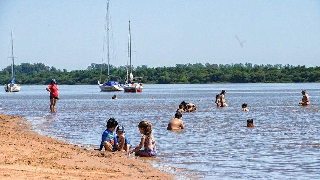 Numerosas localidades inauguran su temporada de verano este fin de semana largo.