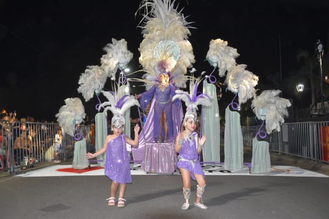 “Nos encanta compartir esta pasión carnavalera con cada vecino que llega a disfrutar de la fiesta