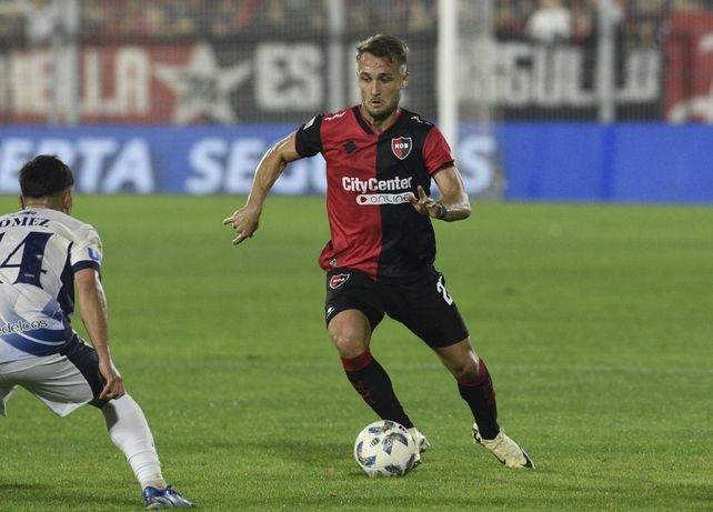 El lateral de Newell's &Aacute;ngelo Martino recuper&oacute; protagonismo con Fabbiani. Pero ahora quiere irse