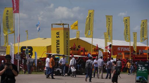 La agricultura digital orienta la oferta de semillas y maquinaria agrícola