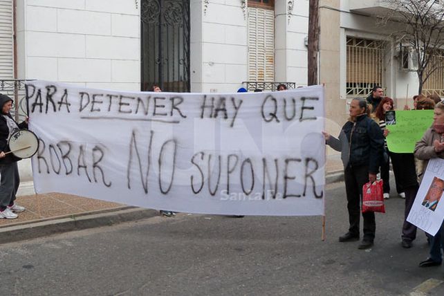 Familiares de Tognoli reclamaron por la causa frente a la Fiscalía
