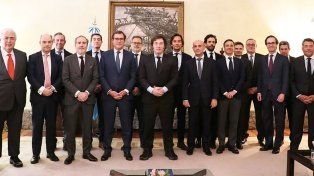 En la residencia de la embajada de la Argentina en Madrid, el presidente Javier Milei participó de un encuentros con ejecutivos de empresas