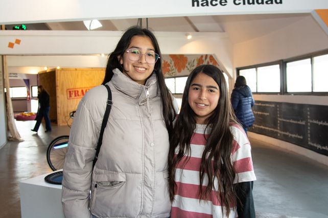 Uma y Jocelin García  