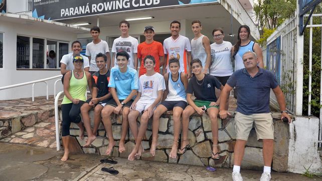 Los chicos que forman parte del deporte luego del entrenamiento de ayer.