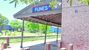 La icónica estación de trenes de Funes, donde comenzó a escribirse la historia de &nbsp;una ciudad pujante.