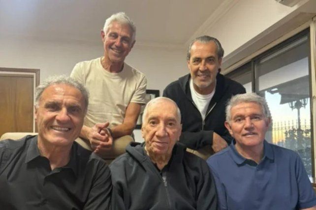 Un grupo de campeones del Mundo de 1986 fue a visitar a Carlos Bilardo