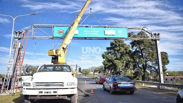 Santa Fe avanza en la instalación del Anillo Digital para controlar accesos a la ciudad y monitorear infracciones Santa Fe avanza en la instalación del Anillo Digital para controlar accesos a la ciudad y monitorear infracciones