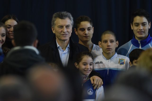 Mauricio Macri durante el anuncio en el club Juventud Unida de Lavallol