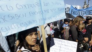 Urgencia. Los manifestantes llegaron de las zonas más castigadas del Conurbano y coparon el centro porteño.