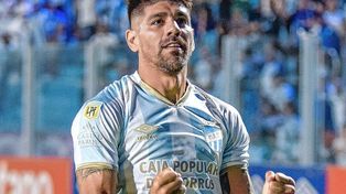 Leandro Díaz abrió el camino a la goleada de Atlético Tucumán sobre Sarmiento.