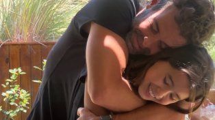 Nicolás Cabré junto a Rufina en Pinamar