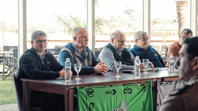 Se presentó el 17º Encuentro Nacional Motonáutico de embarcaciones clásicas y de carrera.