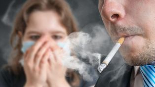 El impuesto a las tabacaleras busca desalentar el consumo de cigarrillos por los tremendos daños que causan a la salud.