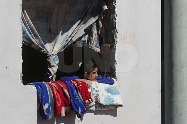 Familias que usurparon casas en Las Delicias II resisten el desalojo