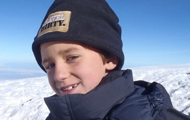 Precoz. Tyler Armstrong ascendió el cerro acompañado de su padre.