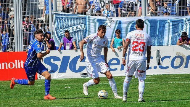 Barracas Central empató con Godoy Cruz y continúa siendo el único líder en la Zona A.