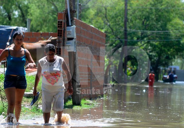 Los vecinos de la zona de la Vuelta del Paraguayo fueron evacuados en casas de madera construidas cerca de sus viviendas.