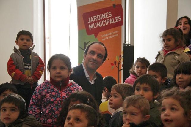 Niños y niñas de los Jardines Municipales visitaron al intendente
