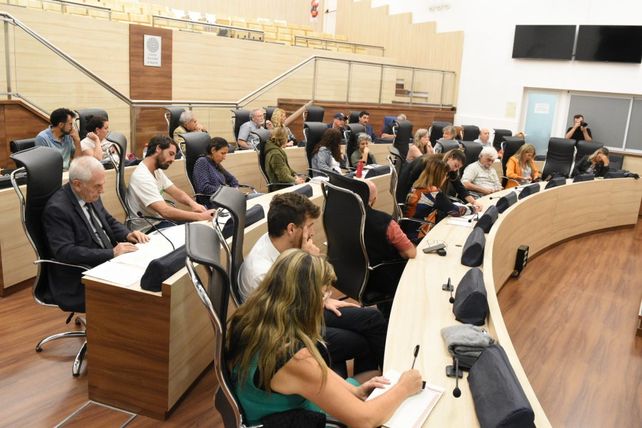 Asistentes por la ecología. La reunión contó con la activa presencia de muchas organizaciones y vecinales.